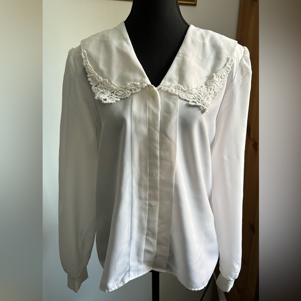 Vintage 80's Elite Embroidered
Collar Blouse Padded Shoulders 14